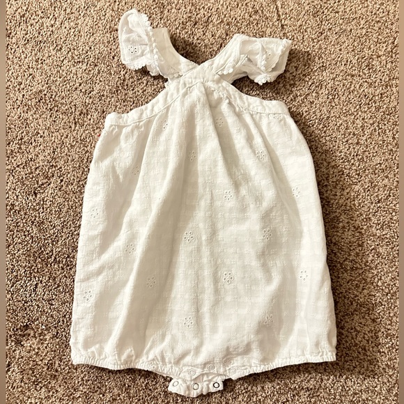 Cat & Jack White Eyelet Jumper - Picture 1 of 2